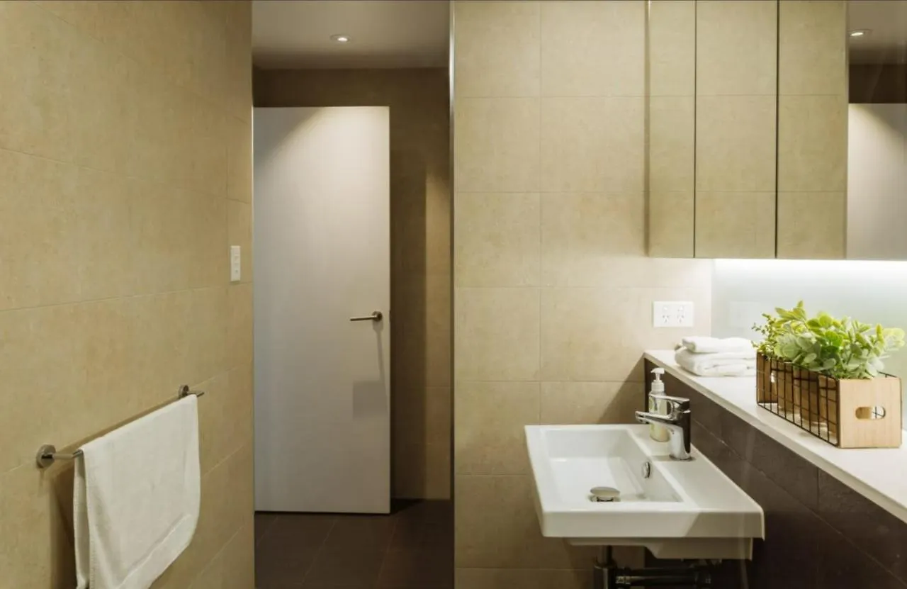 Central 1 Bedroom Cbd With Wifi Pool Gym Brisbane 0*,  Australien